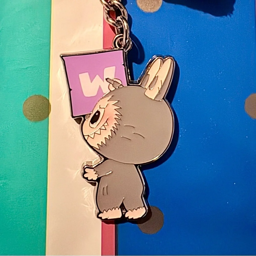 🐙🆕🐙 Pop Mart Pin For Love The Monsters Letter “W” Keyring Charm